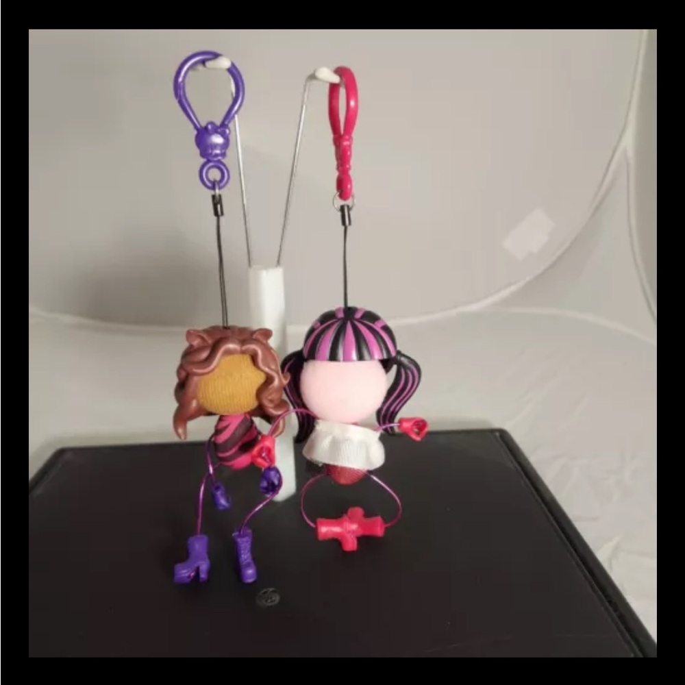 Monster High Hanging Charms Draculara And Clawdeen